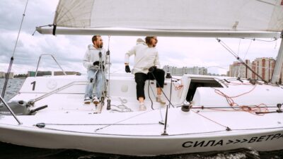 Cara Menjadi Crew Kapal Pesiar: Persyaratan, Gaji, dan Tantangan